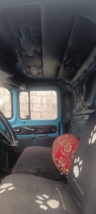 Zil Sotiladi Yil 1985