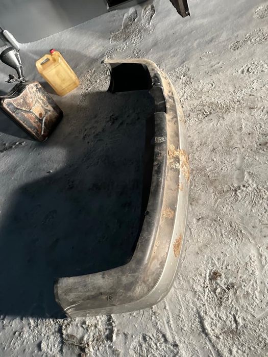 Продам задний бампер Ауди 80 купе