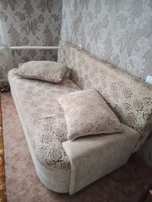 Диван-сафа ,б/у.