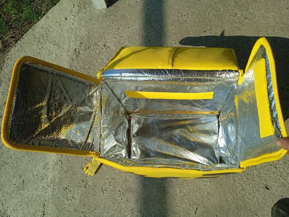 Термо сумка для доставки еды.