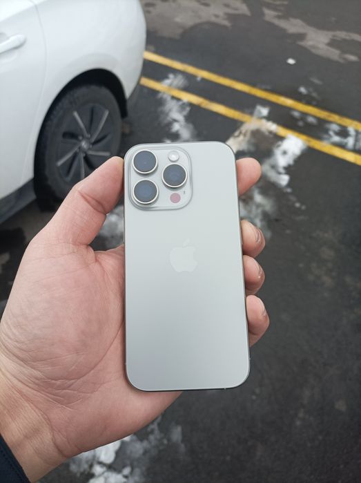 iPhone 16 pro Natural 99%