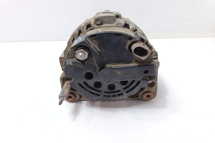 Alternator 030903023L Volkswagen VW Golf a 4-a generatie