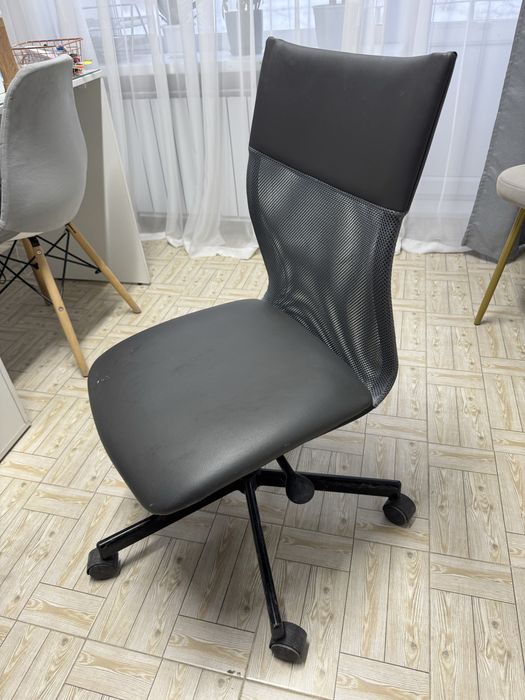 Продам офисный стул