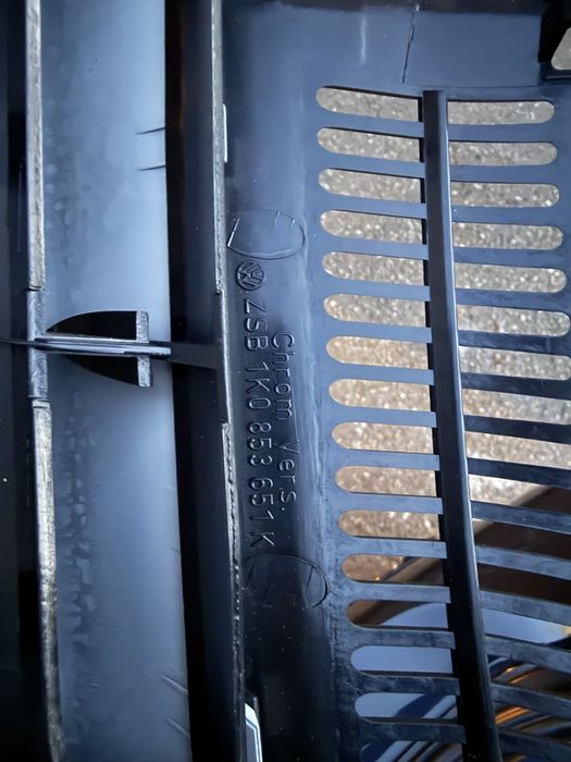 Grila bara fata/ radiator golf 5