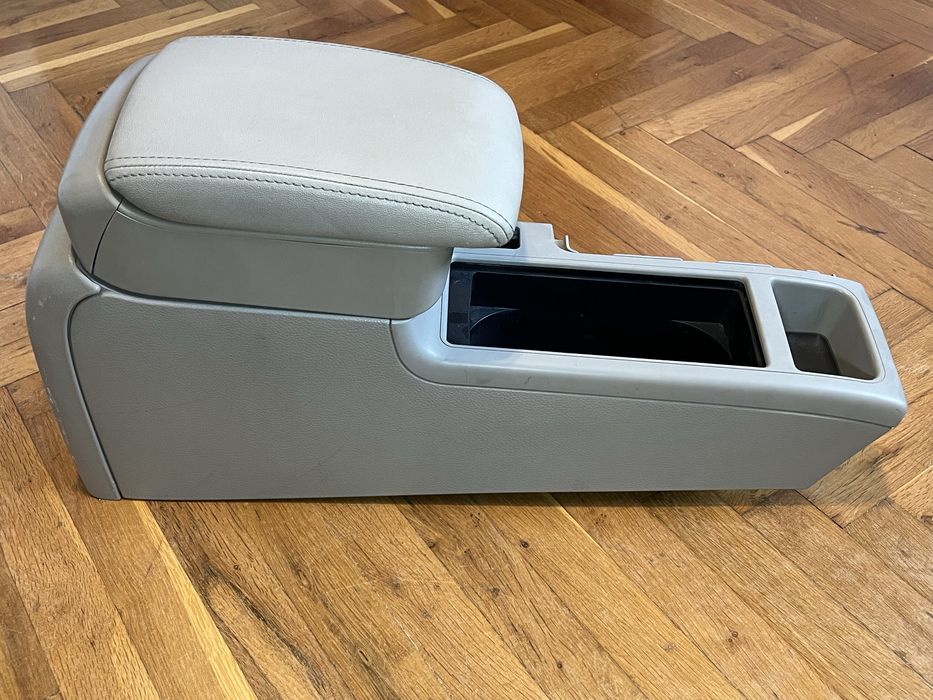 Подлакътник Subaru Legacy OUTBACK B13