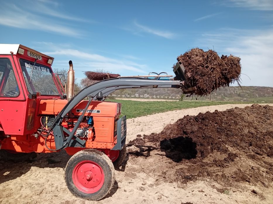 Incarcator tractor 650