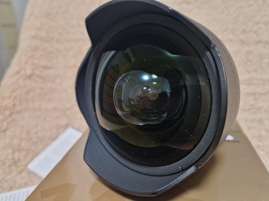 Продавам обектив Nikon Nikkor 14-24 mm f2.8