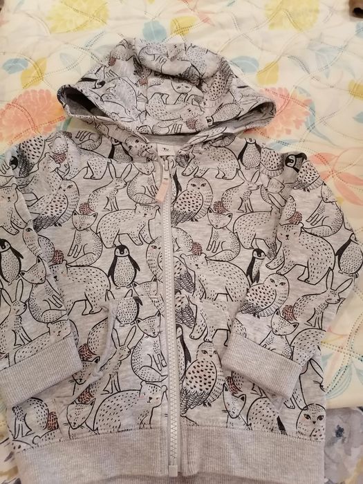 Продавам детски жилетки и пуловери