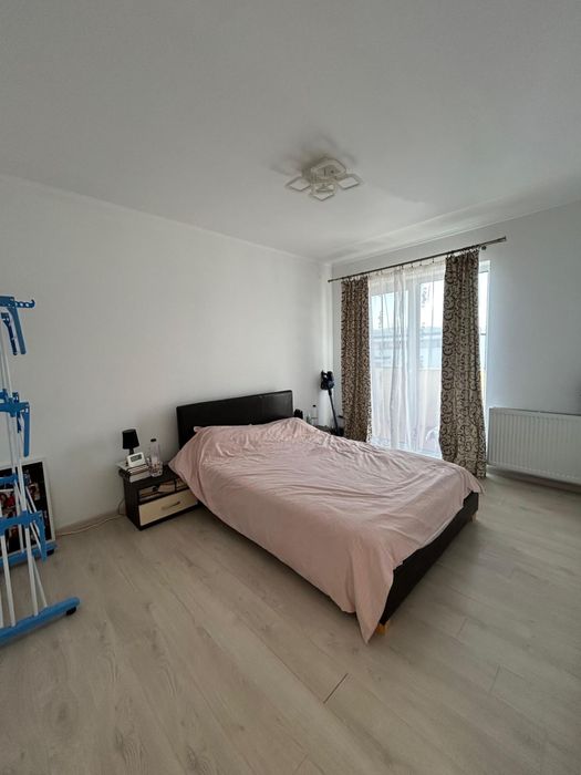 Inchiriez apartament Floresti