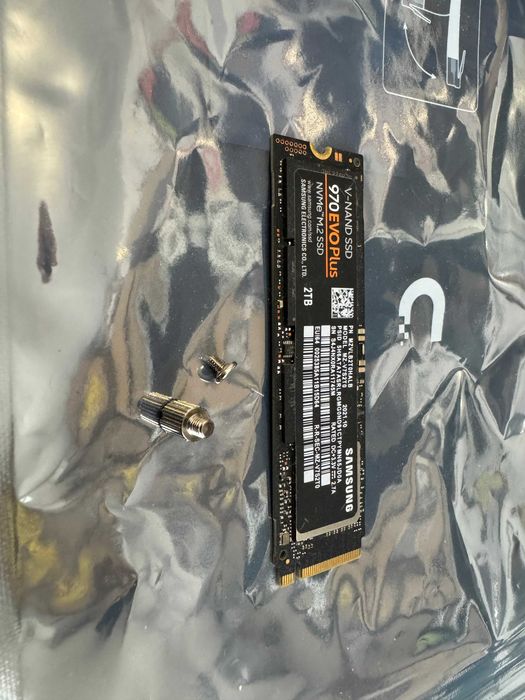 SSD NVMe M.2 Samsung 970 EVO Plus 2TB - Ca nou (Uzură 1%)