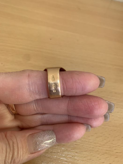 Женский перстень с рубином