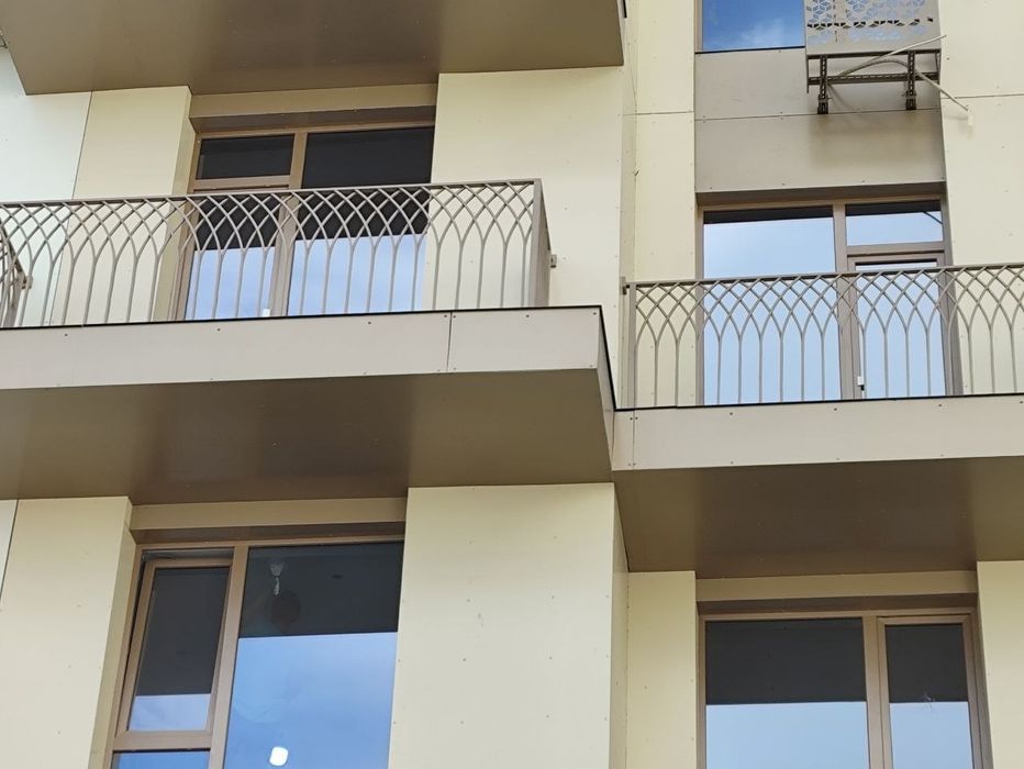 Металлические изделие двери, ворота, шкафы, охранные заборы, люстры.