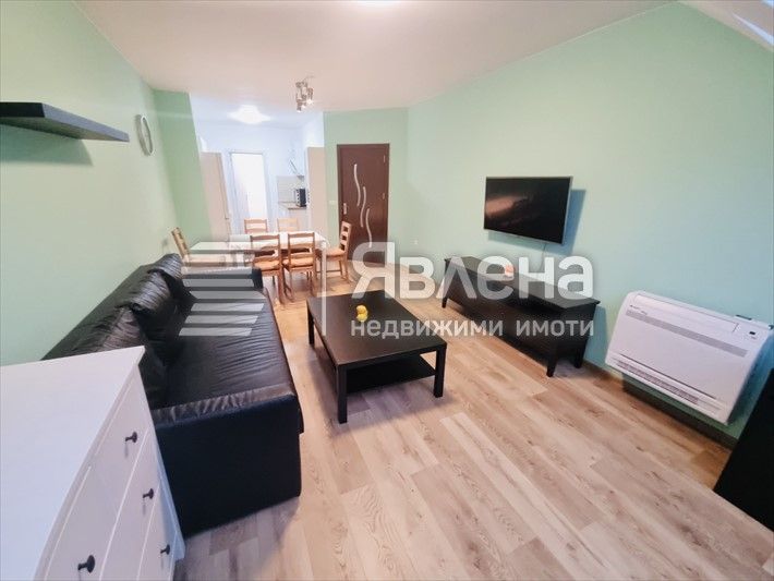 Дава се под наем Двустаен апартамент в Варна, Цветен квартал - 60 кв.м за 430 € - Снимка #3