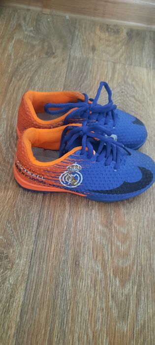 Бутсы для футбола р.28