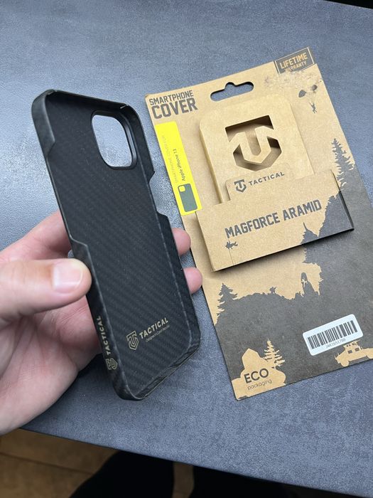 Карбонов кейс за Iphone13