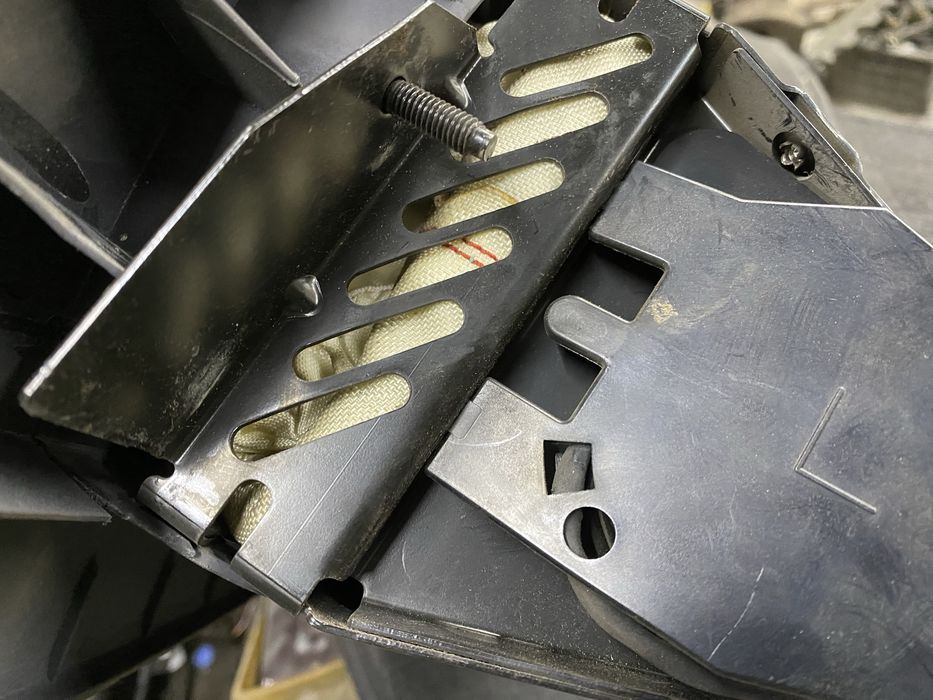 Подушка безопасности на торпеде