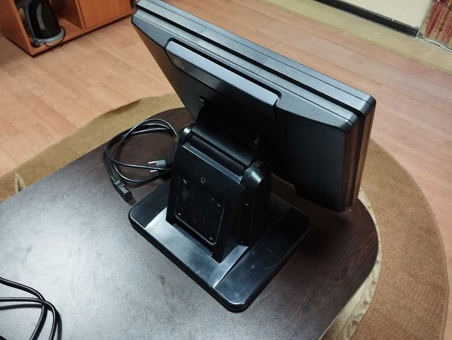 Сензорен монитор HP L6015tm 15” екран