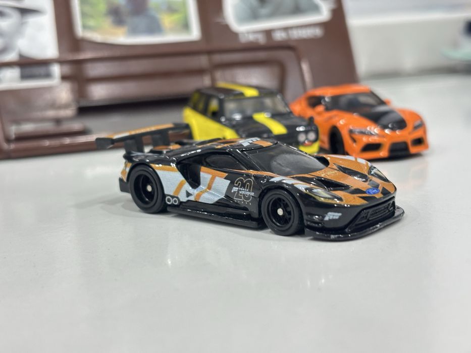 Продам hotwheels premium распак.