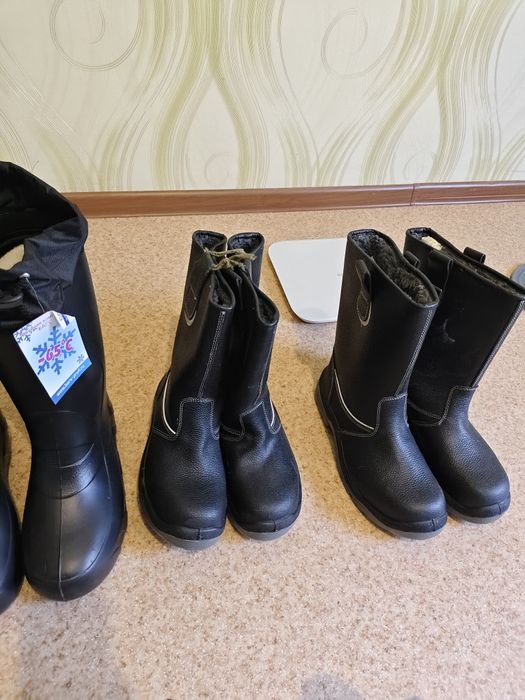 Продам спец обувь