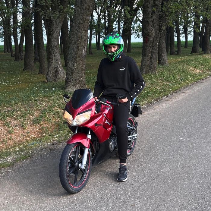 Vând honda cbr 125r 2004