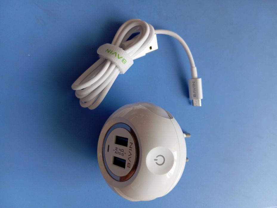 Зарядное устройство для Iphone , Samsung , nokia, iphone 4