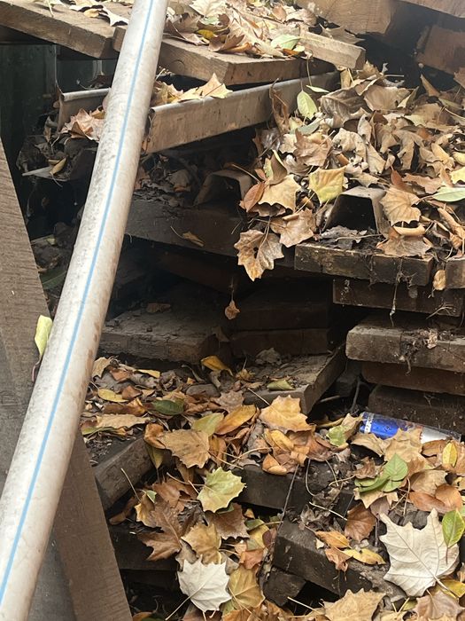 Стройматериал,доски щебенка