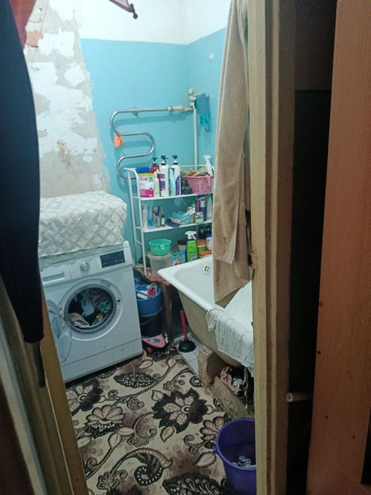 Срочно продам 2 комнатную массив Панельный