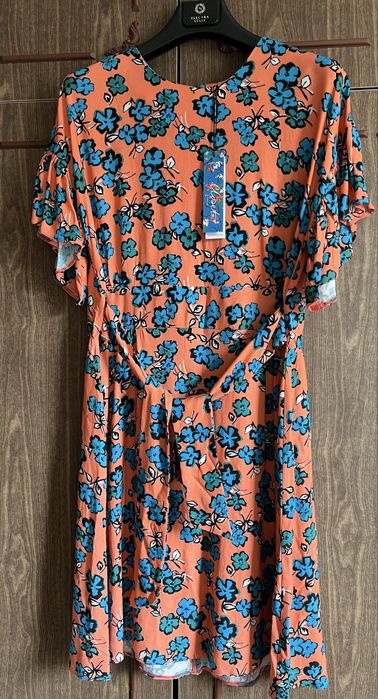 Продам женские платья.