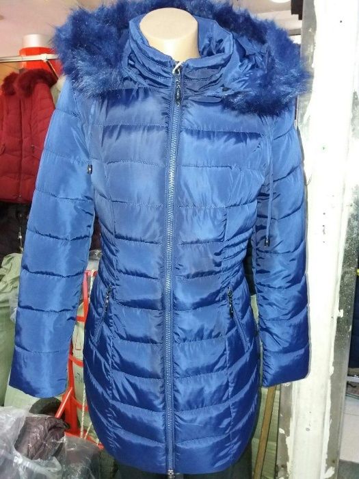 Geaca de iarna cu gluga si blanita dama 80 cm lungime