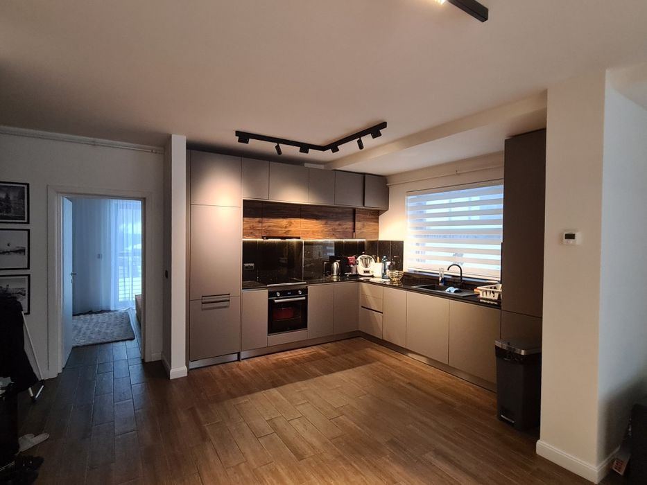 Apartament 2 camere complet mobilat si utilat in Sinaia zona Furnica