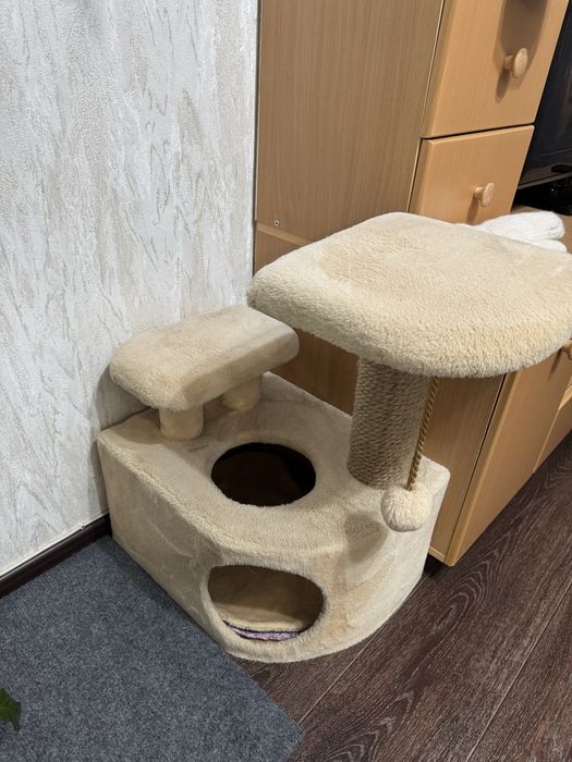 Домик для кошки в отличном состоянии