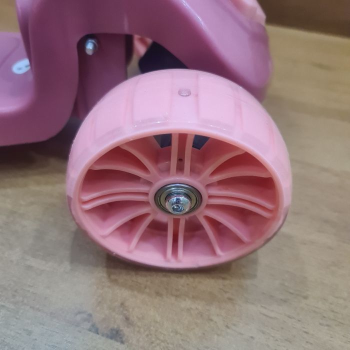 Самокат для девочки новый