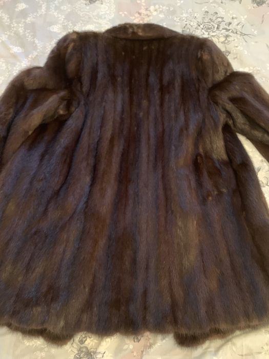 Haina dama din blana de vizon