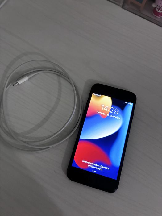 IPhone 7 black 32 gb