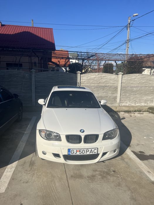 Vand Bmw seria 1.anul 2011