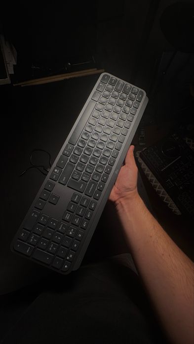 Logitech MX keys