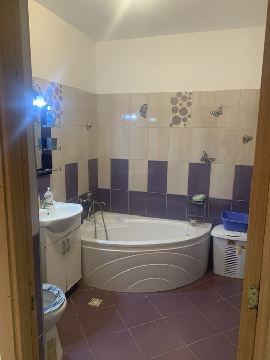 Inchiriez apartament selimbar