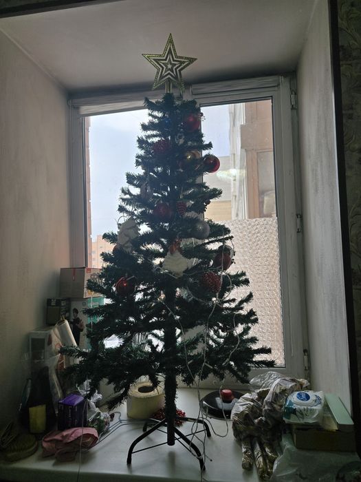 Продаётся красивая ёлка