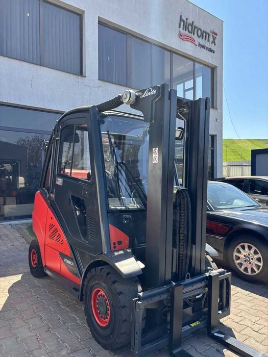 Stivuitor - Motostivuitor Linde H25T-02 TRIPLEX Evo An fabricație: 10/2016