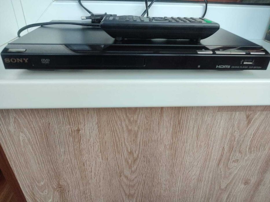 DVD-видеоплеер Sony DVP-SR750HP