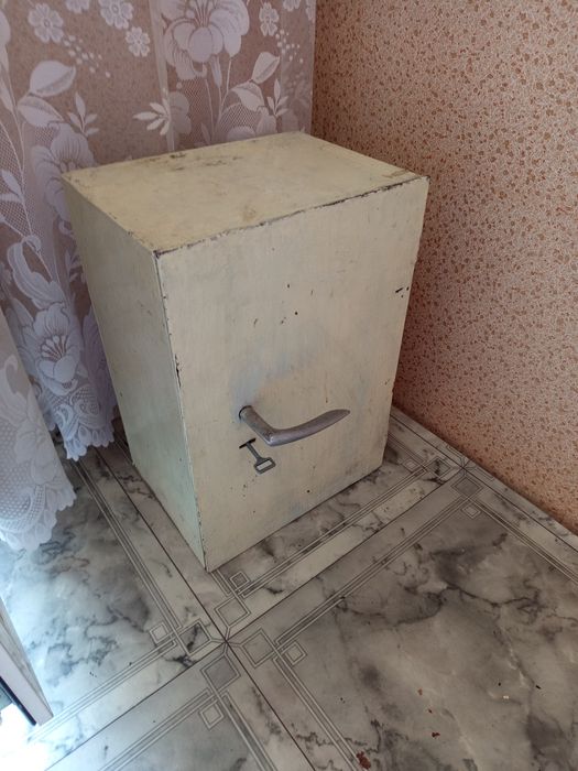 Продам советский сейф