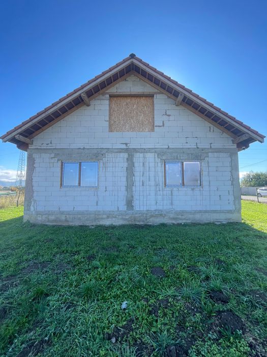 Casa la rosu + teren, ST:900 mp, NalatVad la iesire din Hateg-HD