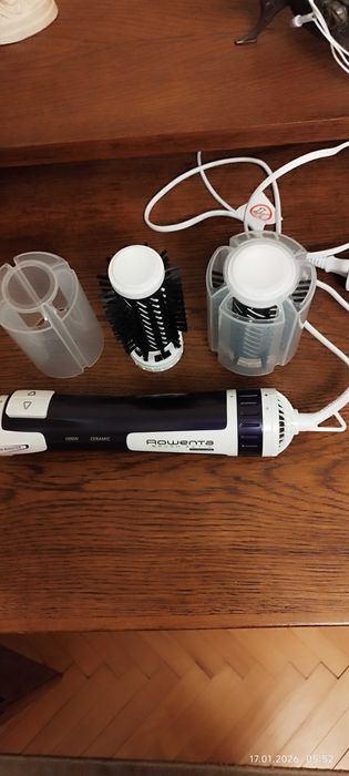 Продавам въртяща се четка за коса Rowenta