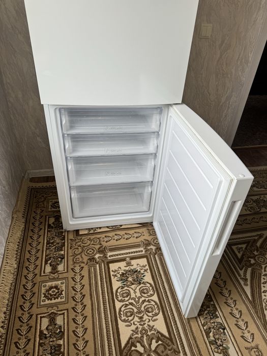 Холодильник haier