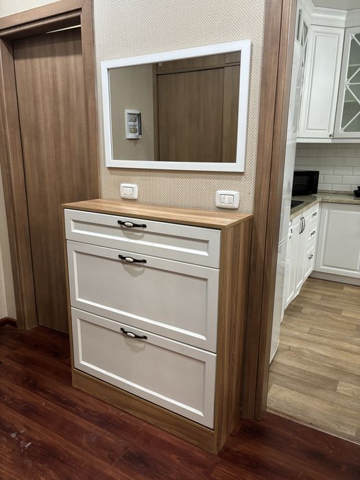 Обувница с зеркалом