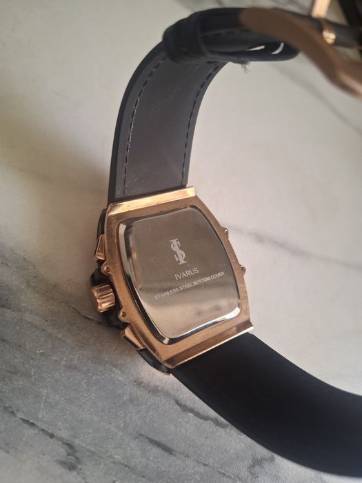 Продам часы новый