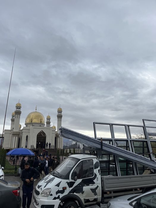 Пирамида. Доставка стекла.