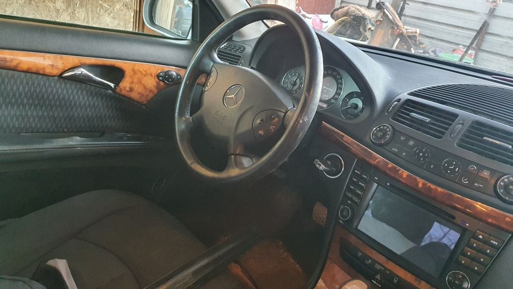 Мерцедес Е класа 211 на части/Mercedes W211 Е270 Cdi  автомат на части