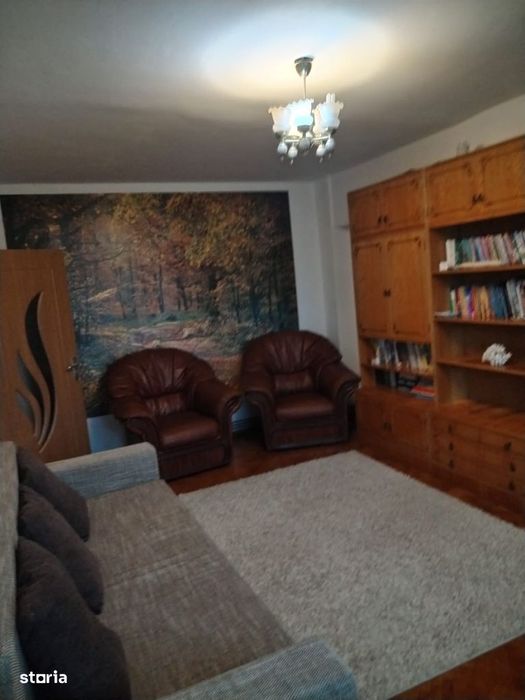 Apartament 3 camere intim 105 mp ,400 euro