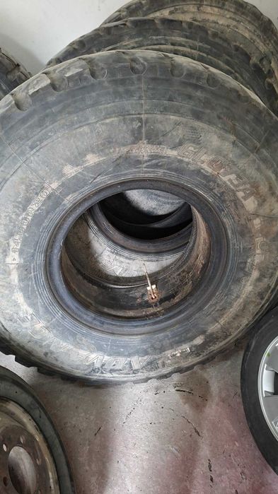 Покрышки от Mersedes actros mp2
